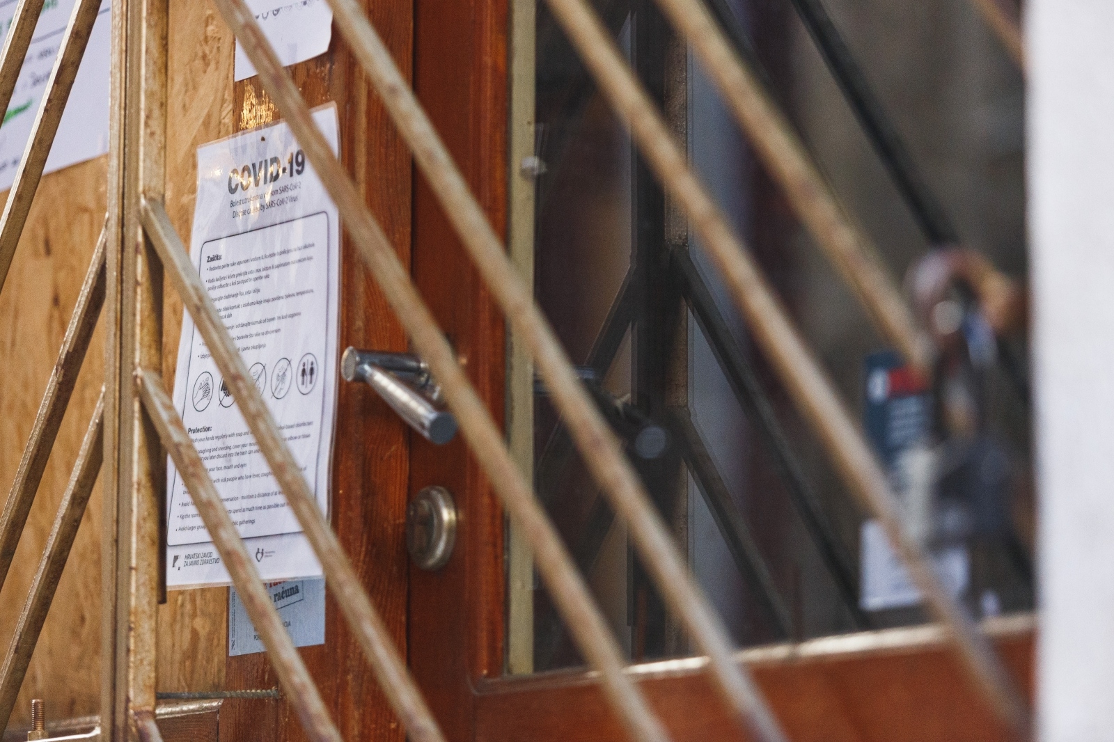 Zatvorene butige i poluprazan zadarski Poluotok Zatvorene butige i poluprazan zadarski Poluotok