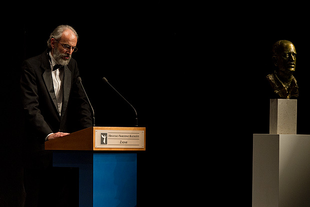 HNK Zadar: “Ljubi s ljubavlju”, foto: Leo Banić HNK Zadar: “Ljubi s ljubavlju”, foto: Leo Banić