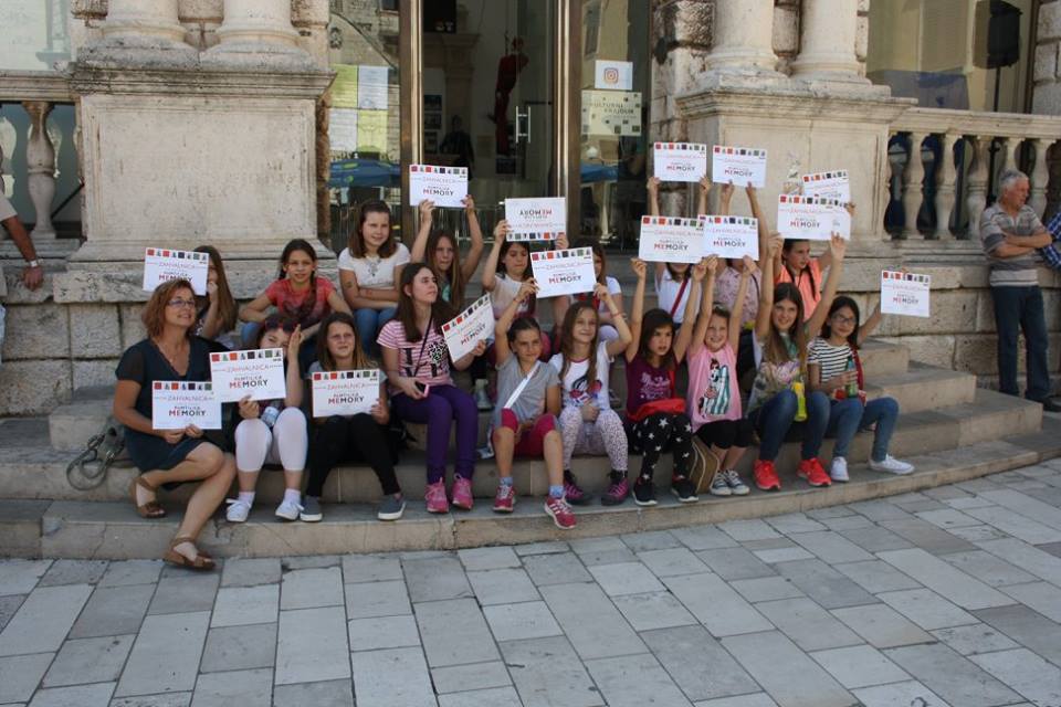 Etno dani: Osnovci igrali “Igru pamtilicu” u Gradskoj straži Etno dani: Osnovci igrali “Igru pamtilicu” u Gradskoj straži