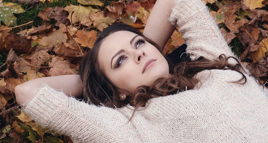 Žena, jesen
