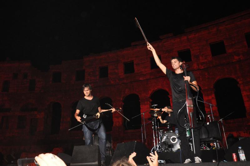 2CELLOS održali koncert u pulskoj Areni i oduševili 5 tisuća fanova, Foto: Duško Marušić/PIXSELL