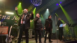 Mladen Grdović pjesmom uveo Poreč u Novu 2017.