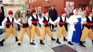 Zadarski karneval 2010: KUD “Druzina” Pag na Narodnom trgu