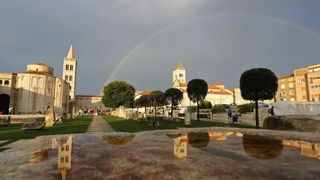 11.09.2014., Zadar – Kisni je dan na nekoliko minuta uljepsala duga koja se pojavila nad gradom. Photo: Filip Brala/PIXSELL