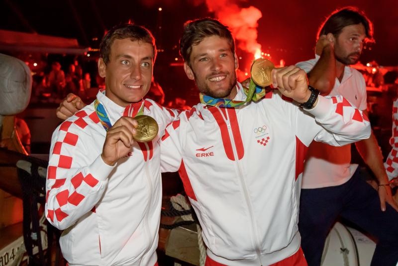 Veličanstveni doček zadarskih zlatnih olimpijaca Šime Fantele i Igora Marenića na zadarskoj rivi uz Morske orgulje i Pozdrav suncu. Photo: Dino Stanin/PIXSELL Veličanstveni doček zadarskih zlatnih olimpijaca Šime Fantele i Igora Marenića na zadarskoj rivi uz Morske orgulje i Pozdrav suncu. Photo: Dino Stanin/PIXSELL