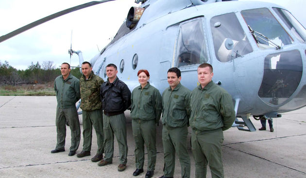 U vojarni Zemunik je 11. travnja 2012. u organizaciji Eskadrile transportnih helikoptera (ETH) 93. zrakoplovne baze HRZ i PZO-a započela preobuka učenika- pilota 16. naraštaja na helikopteru MI-8 T., foto: MORH