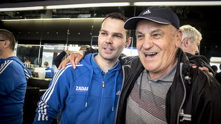 Druženje s košarkašima Zadra u Caffe baru Forum, Foto: Mia Čop Druženje s košarkašima Zadra u Caffe baru Forum, Foto: Mia Čop