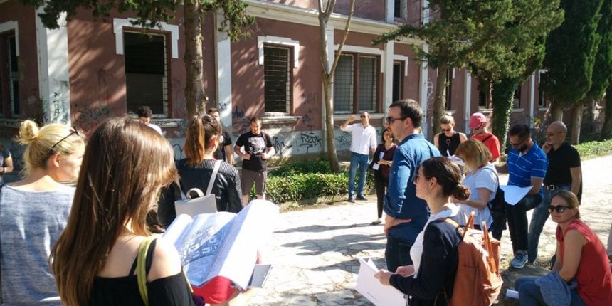 Gradionica o zapuštenim vojnim objektima