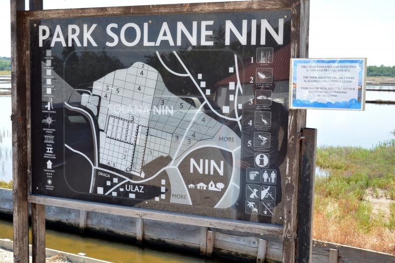 Nin – Povijesni gradic Nin pokraj Zadra za svoju prepoznatljivost ima nadaleko poznatu i najstariju hrvatsku solanu. Pod geslom “Prica o soli…” i dan danas se sol proizvodi na tradicionalan nacin. Photo: Damir Spehar/PIXSELL Nin – Povijesni gradic Nin pokraj Zadra za svoju prepoznatljivost ima nadaleko poznatu i najstariju hrvatsku solanu. Pod geslom “Prica o soli…” i dan danas se sol proizvodi na tradicionalan nacin. Photo: Damir Spehar/PIXSELL