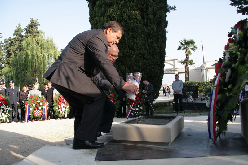 Image 1054143 (auto)