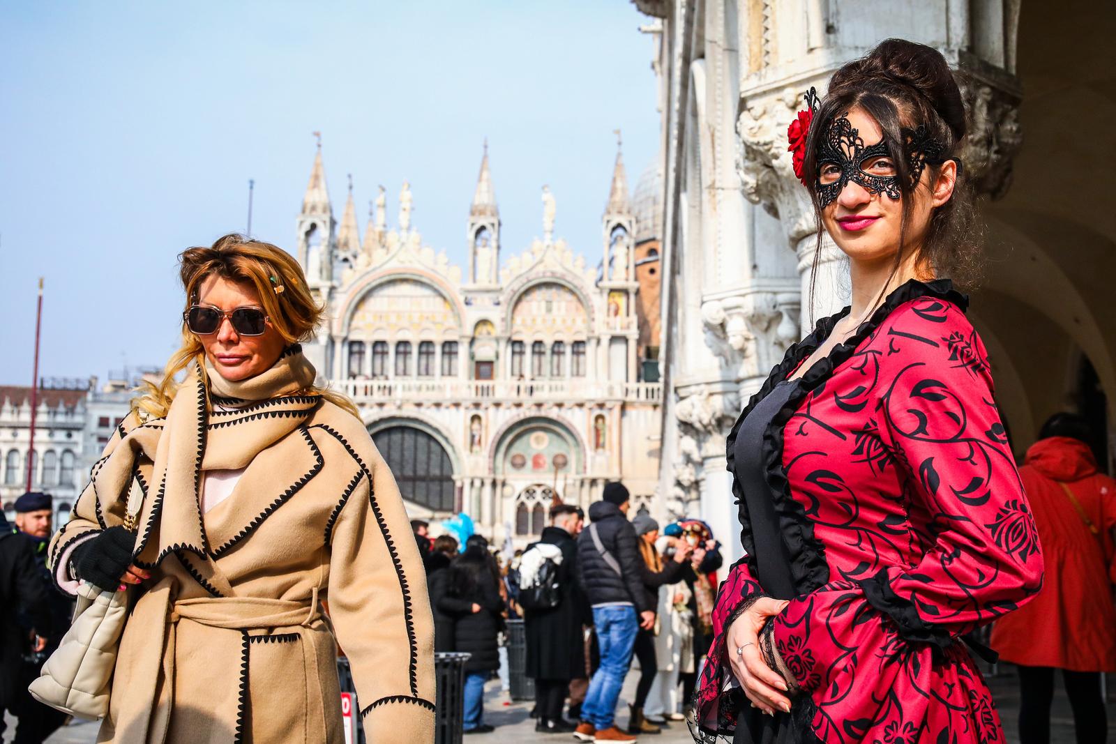 Venecijanski karneval ove godine je posvećen velikom ljubavniku Giacomu Casanovi Venecijanski karneval ove godine je posvećen velikom ljubavniku Giacomu Casanovi