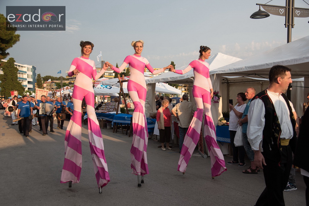 Otvoren 12. biogradski Gastro stol Otvoren 12. biogradski Gastro stol