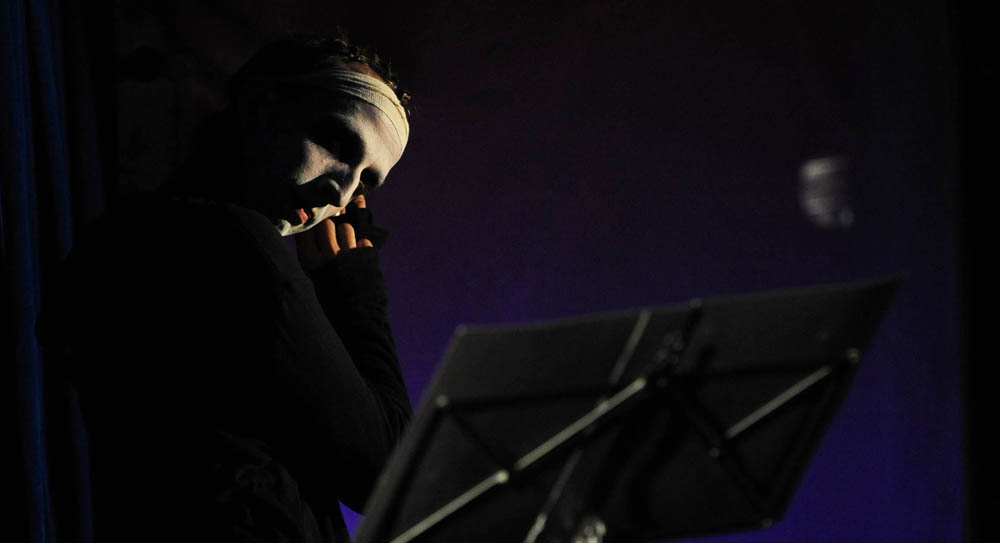 17. Zadarsko kazališno ljeto: Multimedijalni performans “Diva”, Edvin Liverić, foto: N. Marčev 17. Zadarsko kazališno ljeto: Multimedijalni performans “Diva”, Edvin Liverić, foto: N. Marčev