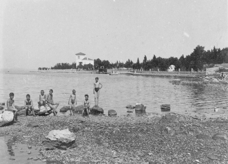 Uvala Maestral i sfinga oko 1930 godine