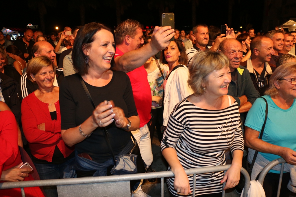 Tony Cetinski priredio spektakl za kraj Virskog ljeta