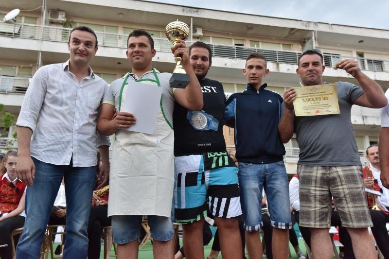 U sklopu Benkovackog kulturnog ljeta Grad Benkovac i Turisticka zajednica Grada Benkovca vec cetvrtu godinu za redom organiziraju manifestaciju Puzevim korakom. Radi se o gastro manifestaciji pripreme i degustacije puzeva. Posjetitelji su imali prilike d U sklopu Benkovackog kulturnog ljeta Grad Benkovac i Turisticka zajednica Grada Benkovca vec cetvrtu godinu za redom organiziraju manifestaciju Puzevim korakom. Radi se o gastro manifestaciji pripreme i degustacije puzeva. Posjetitelji su imali prilike d