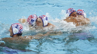 Zagreb, 110910.
Bazen Mladosti na Savi.
29. Europsko prvenstvo u vaterpolu.
Finalna utakmica za pobjednika Europskog prvenstva u vaterpolu  Hrvatska – Italija.
Na slici: slavlje hrvatskih igraca.
Foto: Goran Mehkek / CROPIX