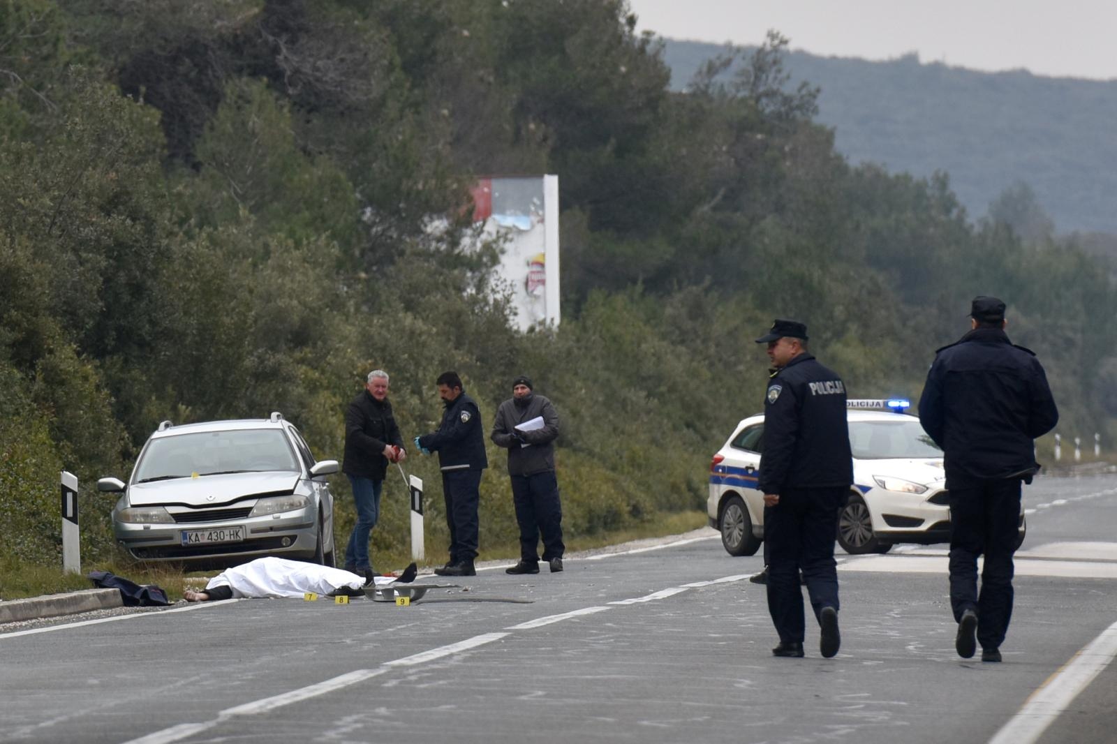 Tustica: U naletu kamiona poginuo pješak