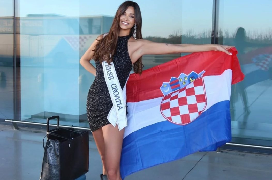 Laura Gnjatović Laura Gnjatović