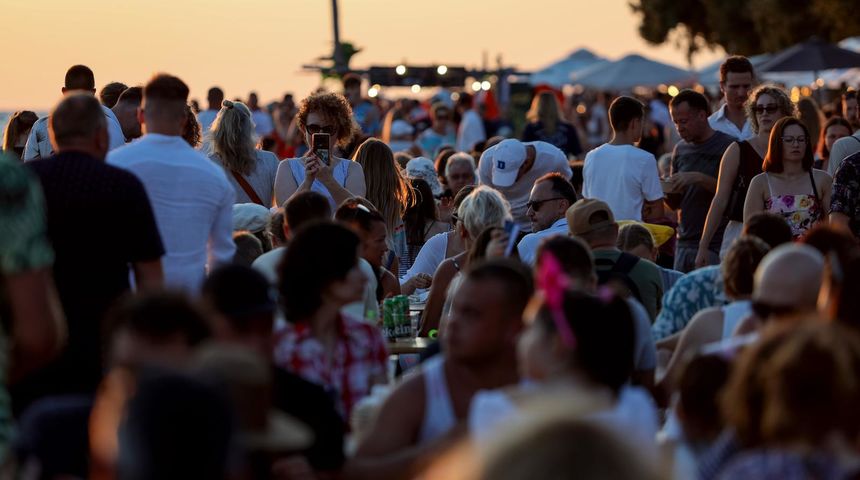 Treća, posljednja večer Noći punog miseca na zadarskoj rivi Treća, posljednja večer Noći punog miseca na zadarskoj rivi
