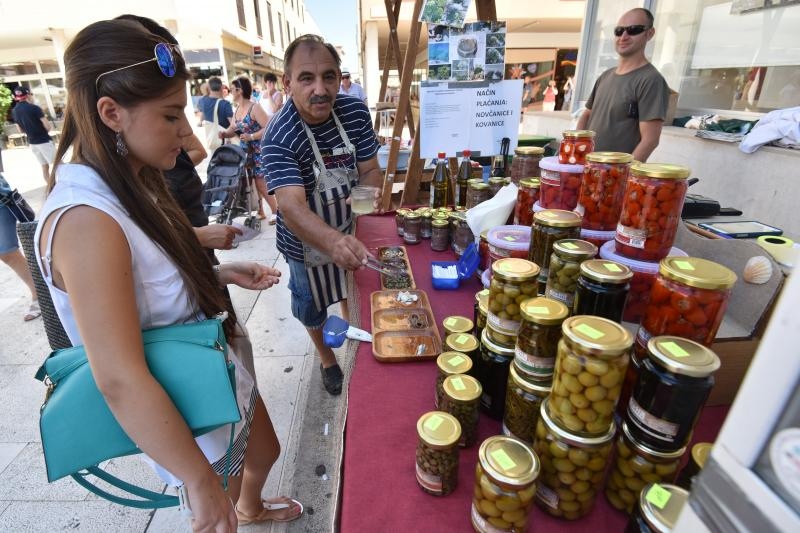 Sajam “Proizvodi hrvatskog sela” na zadarskom Forumu. Foto: Dino Stanin/PIXSELL