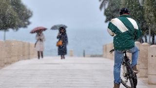 Prve snježne pahulje u Zadru