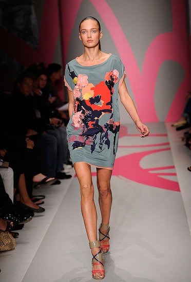 DKNY – Proljeće 2010. (foto: www.coutorture.com)