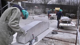 Mladi europski kipari stigli u Imotski, punom parom rade spomenik kultnom Mercedesu Mladi europski kipari stigli u Imotski, punom parom rade spomenik kultnom Mercedesu