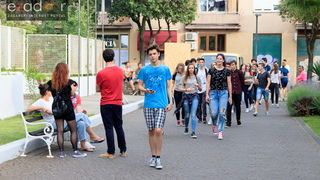 Simboličnim rušenjem zida započeo je urbani festival KvartArt na Voštarnici