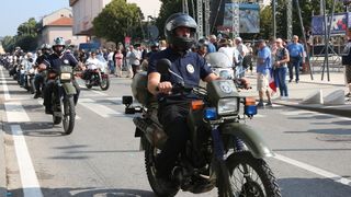 Knin: Mimohod motocikala i starodobnih vojnih vozila