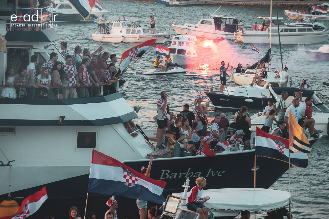 Zadar priredio čudesan doček svojim Vatrenim herojima (1)