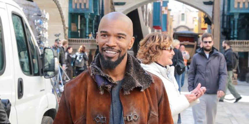 skarovac, Jamie Foxx na Stradunu, gdje boravi povodom snimanja filma Robin Hood Origins. Dobro raspolozen slikao se s prolaznicima skarovac, Jamie Foxx na Stradunu, gdje boravi povodom snimanja filma Robin Hood Origins. Dobro raspolozen slikao se s prolaznicima