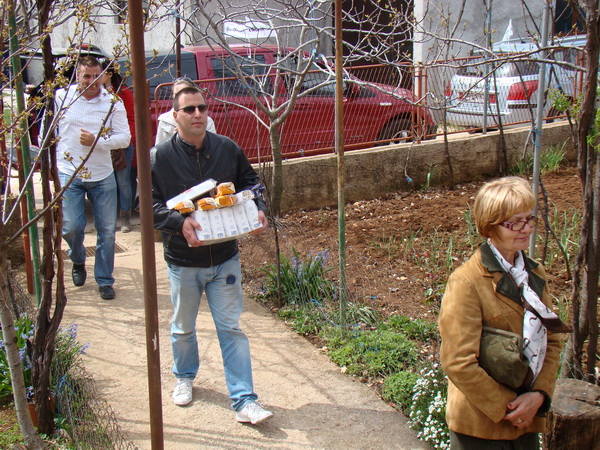 Humanitani uskrsni konvoj Zadar – Oklaj