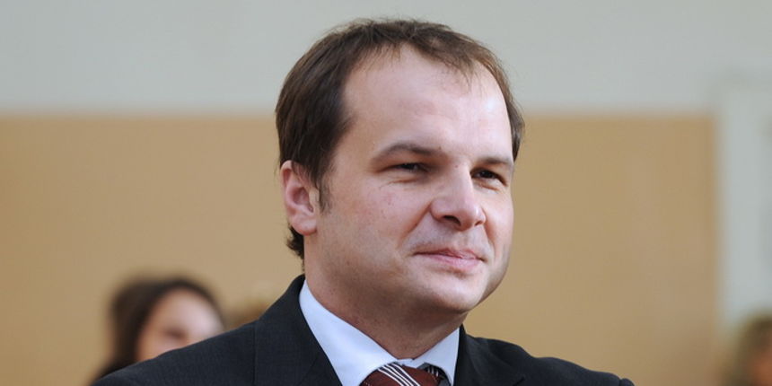 Sibenik, 111212.
Prometna skola.
Ministar prometa, pomorstva i infrastrukture, Sinisa Hajdas Doncic, urucio je stipendije dvojici ucenika, jednom iz Prometno-tehnicke i jednom uceniku iz Tehnicke skole Sibenik. Dvojica ucenika su ostvarili pravo stipendir Sibenik, 111212.
Prometna skola.
Ministar prometa, pomorstva i infrastrukture, Sinisa Hajdas Doncic, urucio je stipendije dvojici ucenika, jednom iz Prometno-tehnicke i jednom uceniku iz Tehnicke skole Sibenik. Dvojica ucenika su ostvarili pravo stipendir