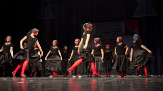 Plesna čestitka Zadarskog plesnog ansambla, Foto: Leo Banić Plesna čestitka Zadarskog plesnog ansambla, Foto: Leo Banić