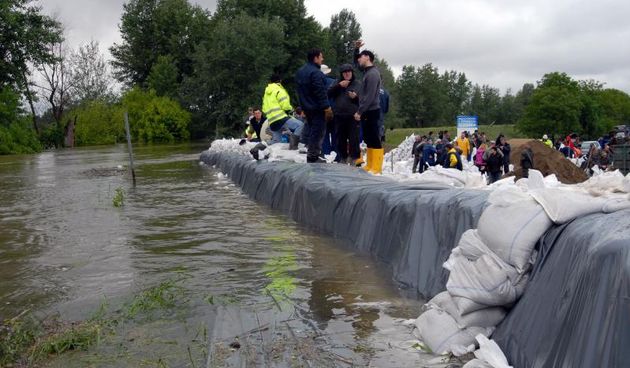 Sava raste, kritično kod Županje i Požege, u Slavonskom Brodu traže dobrovoljce, foto; pixsell.hr