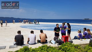 Ludijada maturanata na zadarskoj rivi