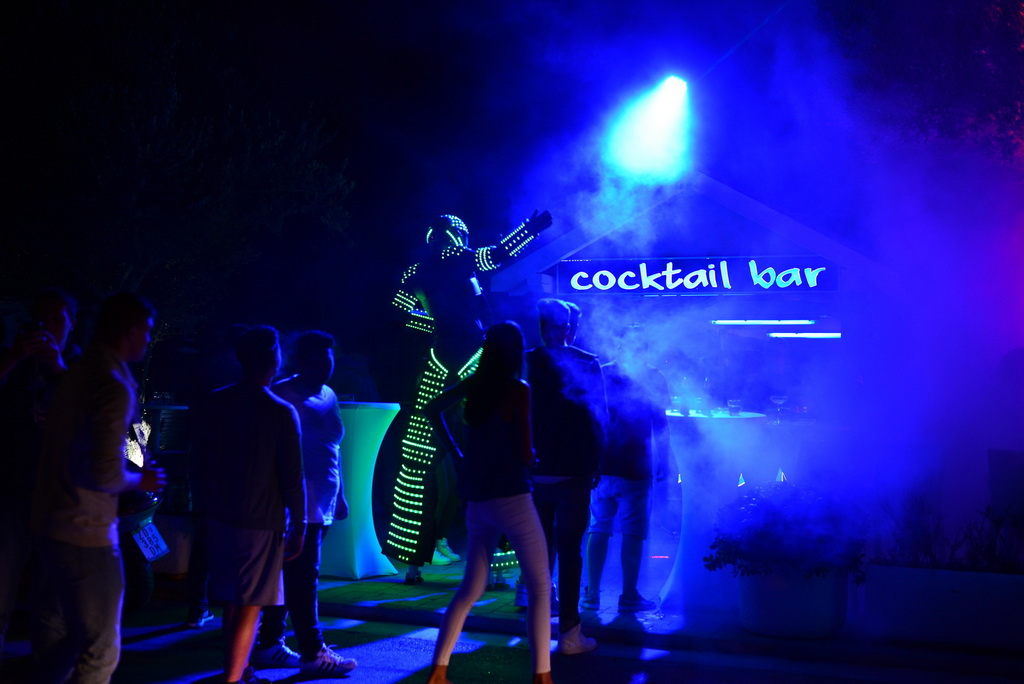 Nostromo & Vagabundo Vir: DJ Djuka i Led robot Nostromo & Vagabundo Vir: DJ Djuka i Led robot