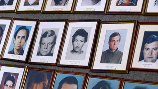 Skabrnja, 181111.
20. obljetnica stradanja Skabrnje. U Skabrnji je uz govore na trgu ispred crkve odrzano i polaganje vijenaca na groblju.
Foto: Jure Miskovic / CROPIX Skabrnja, 181111.
20. obljetnica stradanja Skabrnje. U Skabrnji je uz govore na trgu ispred crkve odrzano i polaganje vijenaca na groblju.
Foto: Jure Miskovic / CROPIX