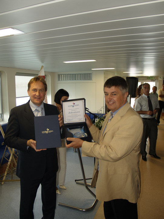 OLYMPUS DIGITAL CAMERA OLYMPUS DIGITAL CAMERA