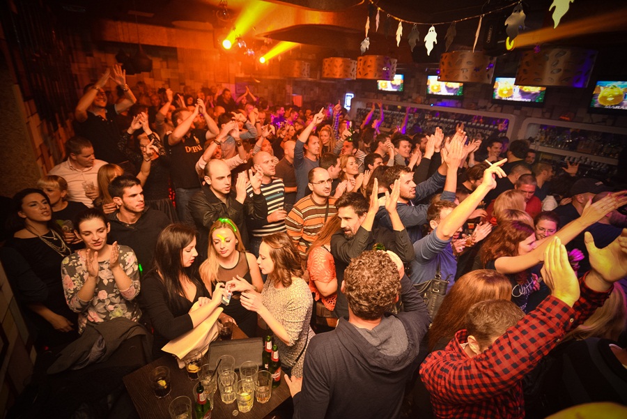 Jura Stublić & Film u Maraschino baru ; foto Iva Perinčić Jura Stublić & Film u Maraschino baru ; foto Iva Perinčić