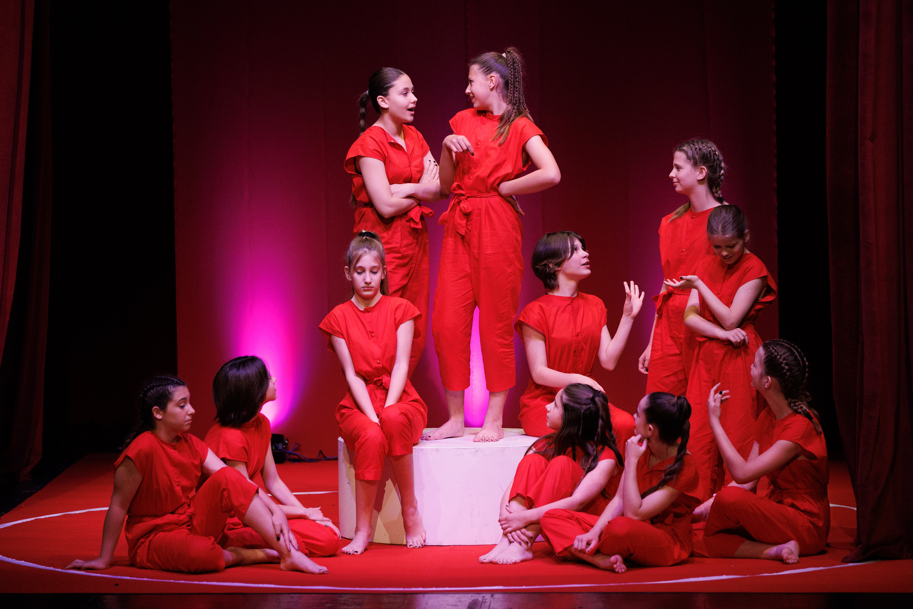 Igrajmo se: Zabranjeno mlađima od 15 strana A