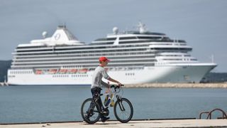 MInistar Hajdaš Dončić obišao novu luku u Gaženici, Foto: Dino Stanin/PIXSELL MInistar Hajdaš Dončić obišao novu luku u Gaženici, Foto: Dino Stanin/PIXSELL