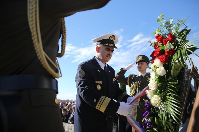 Kolonom sjećanja i polaganjem vijenaca obilježena 23. obljetnica stradanja Škabrnje, Foto: Filip Brala/PIXSELL Kolonom sjećanja i polaganjem vijenaca obilježena 23. obljetnica stradanja Škabrnje, Foto: Filip Brala/PIXSELL