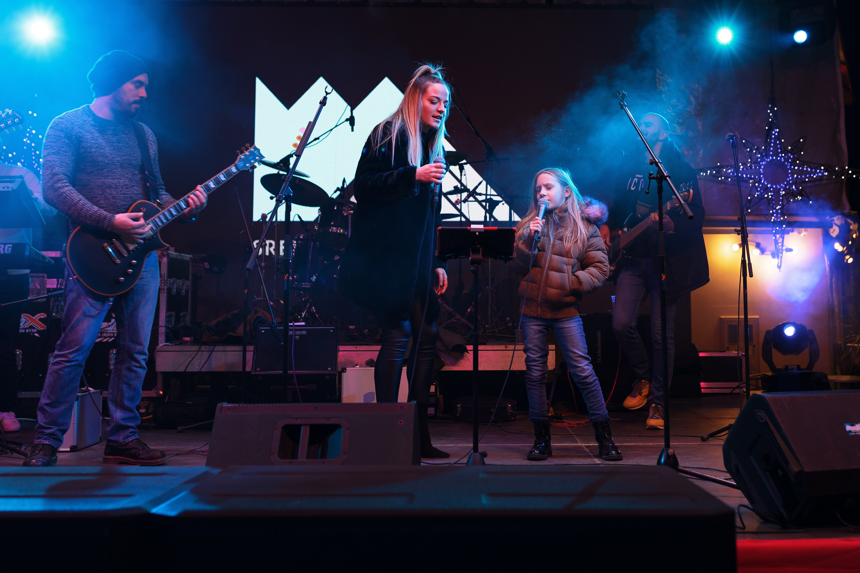 Sveti Nikola i bend Zaratino razveselili i zabavili posjetitelje Sveti Nikola i bend Zaratino razveselili i zabavili posjetitelje