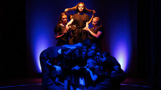 Igrajmo se: Zabranjeno mlađima od 15 strana A