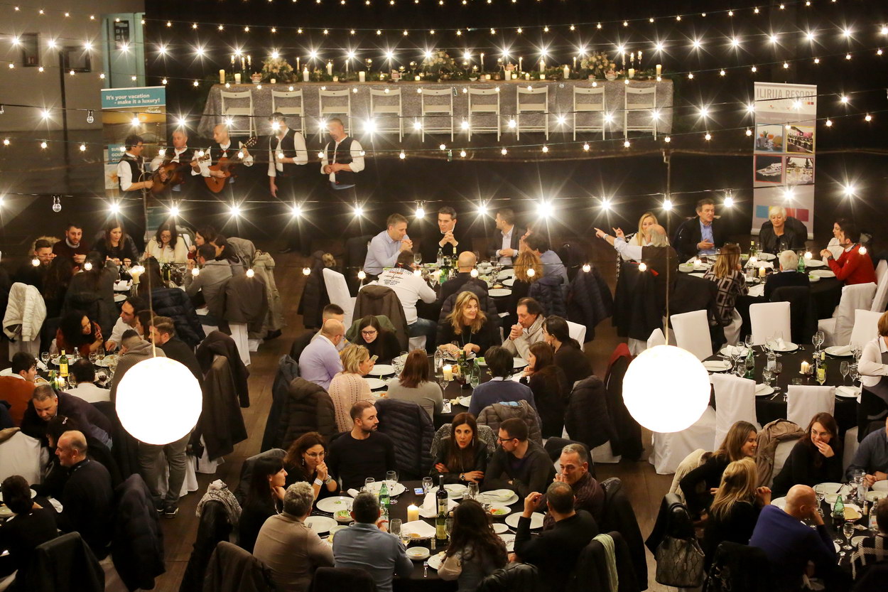 Talijanski agenti i novinari na gala večeri u Arsenalu