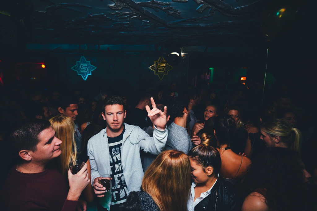 Votka party u Svarog Baru, Foto: Iva Perinčić Votka party u Svarog Baru, Foto: Iva Perinčić