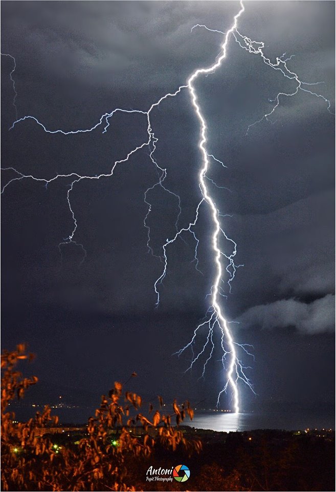 Munje nad Ugljanom Munje nad Ugljanom