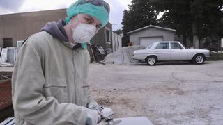 Mladi europski kipari stigli u Imotski, punom parom rade spomenik kultnom Mercedesu Mladi europski kipari stigli u Imotski, punom parom rade spomenik kultnom Mercedesu